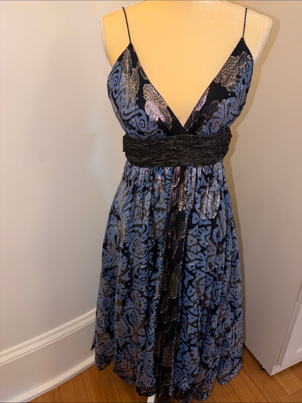 Spaghetti-Strap Blue and Black Midi Dress with Textured Waistband
